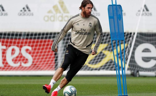 Zidane exprime a sus jugadores en el tercer entrenamiento de la semana