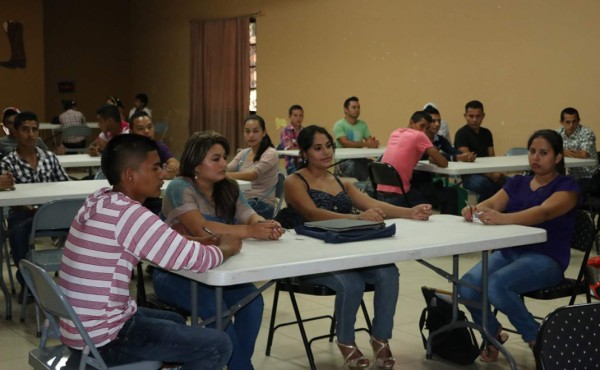 Aumenta el número de mujeres que se inscriben para ser policías