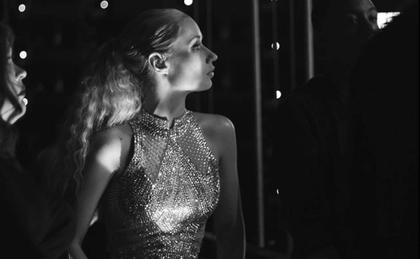 ¿Por qué llora Taylor Swift? Mira lo que pasó en el backstage de los AMAs 2014