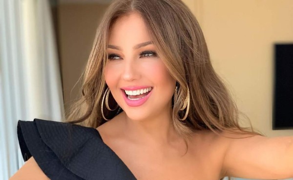 Thalía se hace viral como Buzz Lightyear