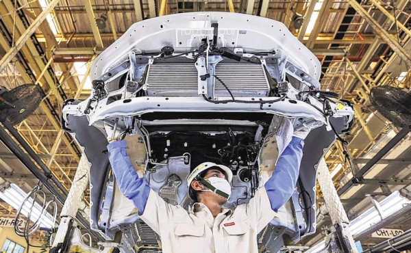 Toyota afina el motor para eludir la maldición de los 10 millones