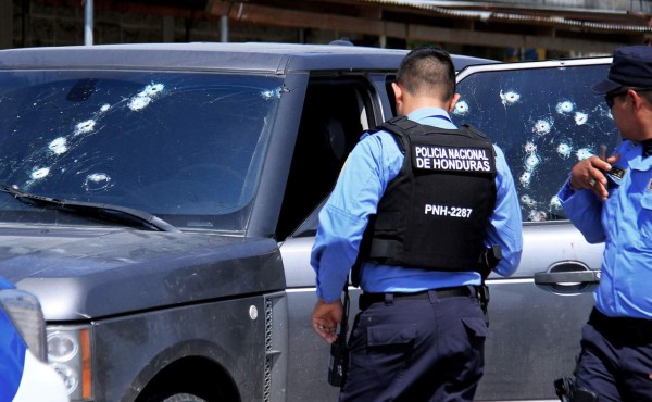 En ataque a transportista matan a su hijo y un empleado