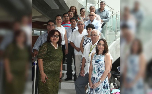 Unah-Vs premia la trayectoria laboral