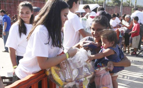 Voces de Esperanza entregará más de 5,000 canastas navideñas