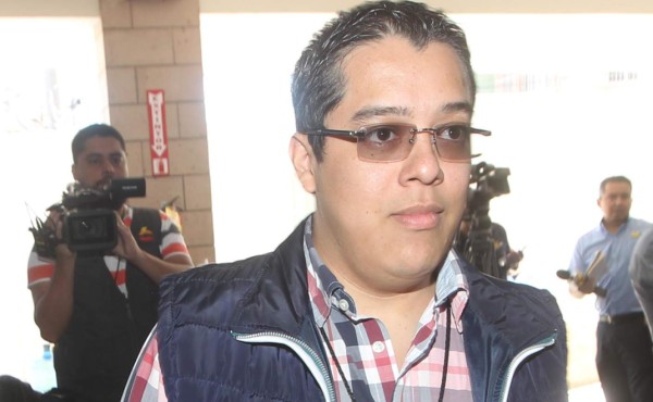 Zipizape entre el CNA y defensa de Rosa Elena de Lobo