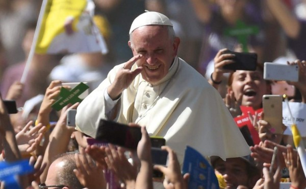 'La violencia termina volviendo mentirosa la causa más justa': Papa Francisco