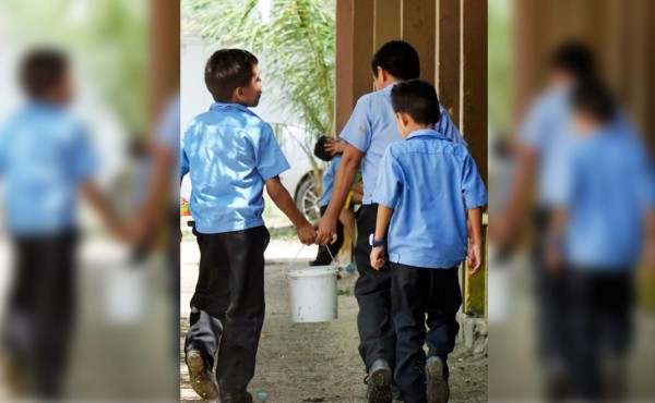 Temen enfermedades en la escuela Angélica Garay por falta de agua