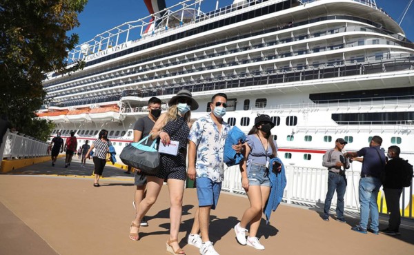 Cruceros y nuevos vuelos reactivaron el turismo esta semana en Honduras