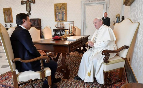 El papa recibió al primer ministro de Italia en plena crisis por coronavirus
