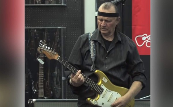Muere a los 81 años Dick Dale, el 'rey de la guitarra surf'