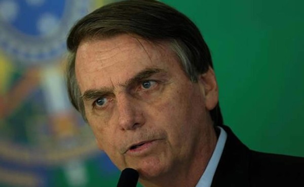 Suben a 4 los infectados por coronavirus que acompañaron a Bolsonaro en EEUU