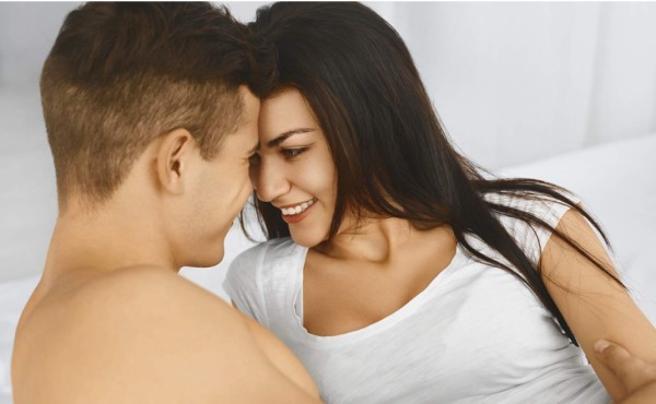 Se enamora en club ‘swinger’