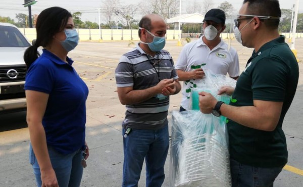 Centro Médico de la Fundación Ruth Paz recibe caretas de polímero de UTH