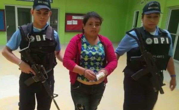 Mujer mata a hombre que la defendía de su marido