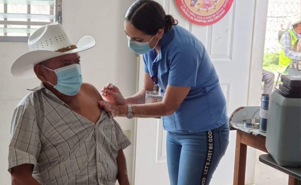 Este martes inicia la vacunación de personas de 70 a 74 años en San Pedro Sula