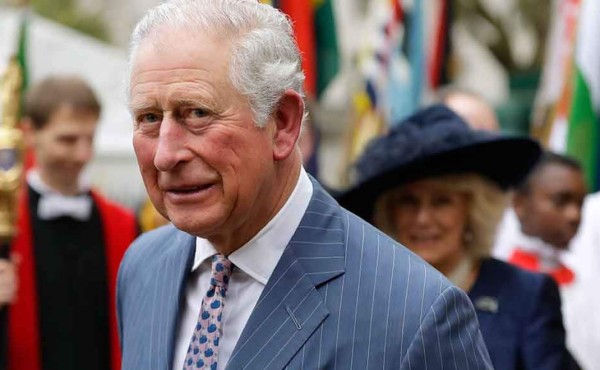 El príncipe Carlos da positivo por coronavirus a sus 71 años