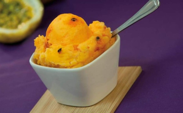 Refrescante helado de maracuyá