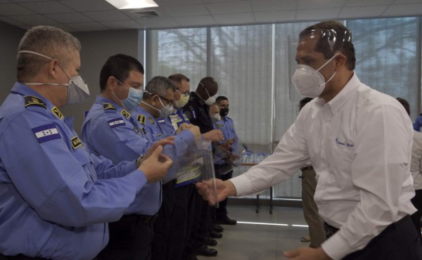 Grupo Financiero Ficohsa contribuye al bienestar de la Policía Nacional de Honduras