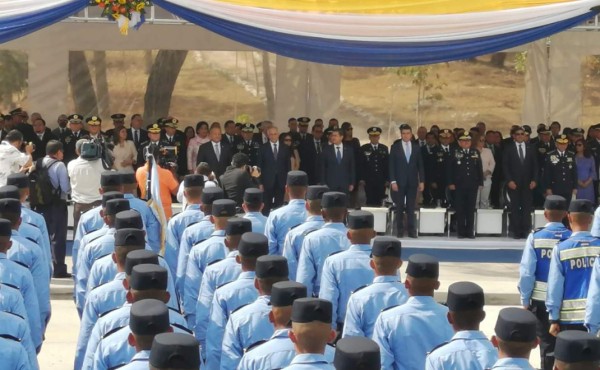 Policía Nacional de Honduras celebra ascenso de 128 oficiales