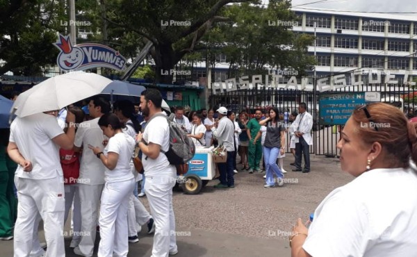 Maestros, médicos y enfermeras protestan a nivel nacional