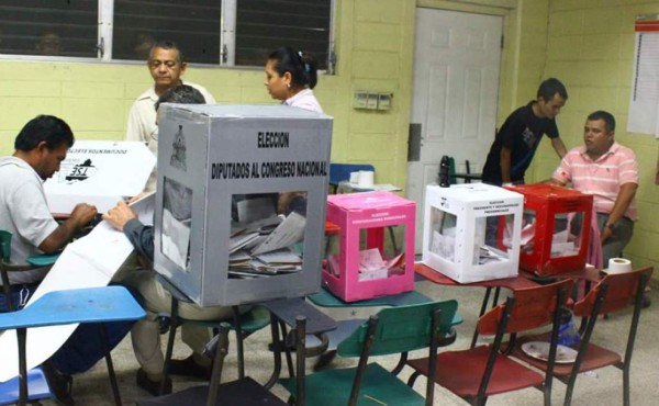 Leonel Fernández y Jorge Quiroga, jefes de misiones OEA en Ecuador y Honduras