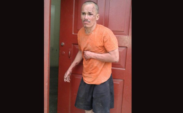 Pandilleros lo golpean tras confundirlo con un marero