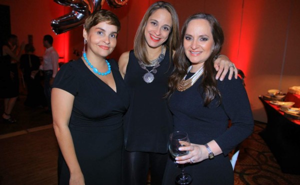 Promoción 1992 de la EIS festejan por amistad