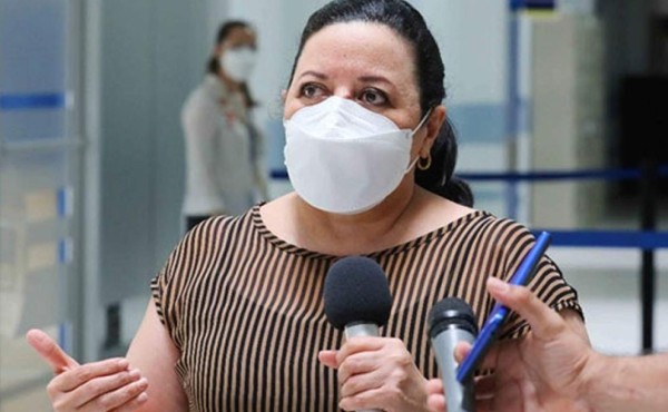 Investigan a exministra de Salud por supuesta compra sobrevalorada de sistema de informática