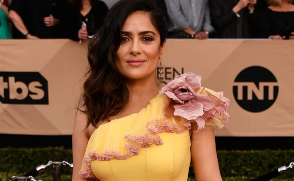 Salma Hayek será una de las presentadoras de los Globos de Oro