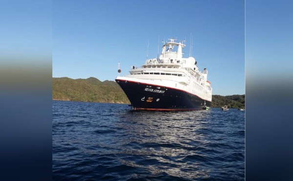 Llega el primer crucero al nuevo muelle de Santos Guardiola
