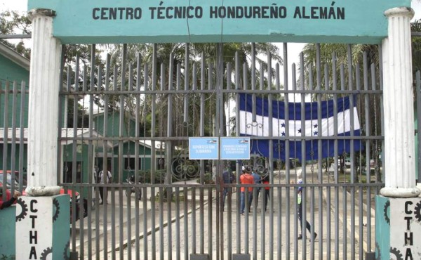 Casi un mes sin clases llevan los principales colegios públicos de San Pedro Sula