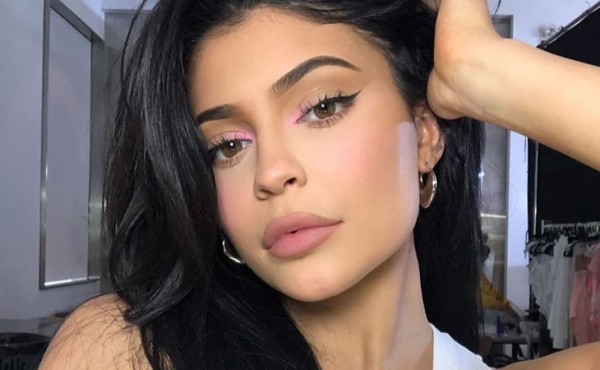 Kylie Jenner ofende con disfraz de 'The Handmaid's Tale'