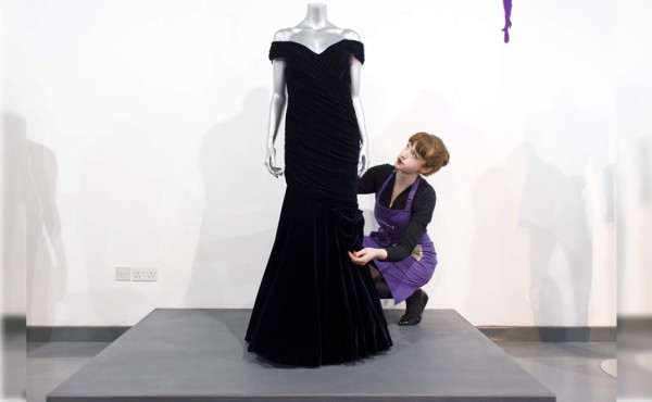 Subastarán icónico vestido de la princesa Diana