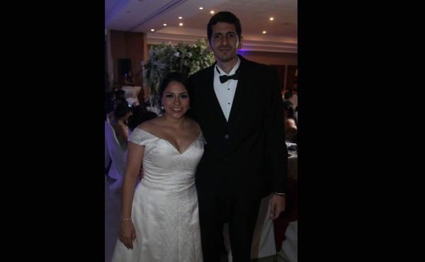 Alegría por los nuevos esposos