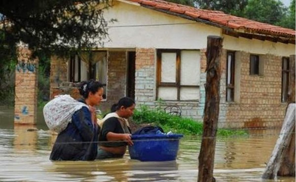 Dos muertos y varios desaparecidos en inundación en Texas