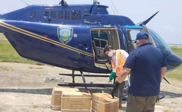 Entregan equipo de bioseguridad a policía de Islas de la Bahía