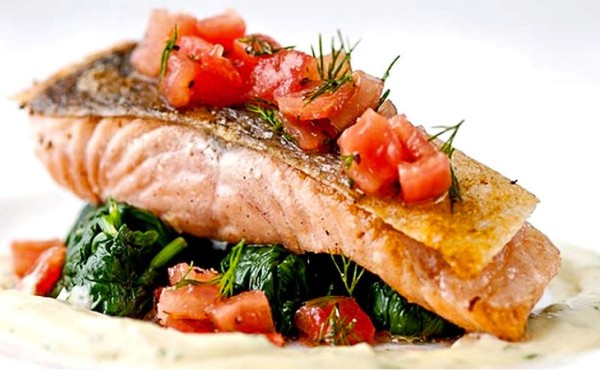 Salmón con mostaza y eneldo