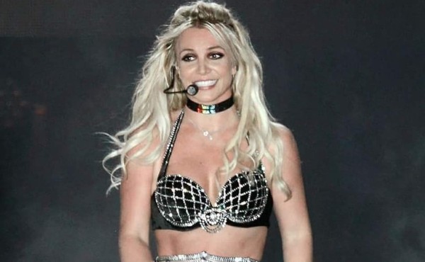 Britney Spears cancela conciertos para cuidar a su padre