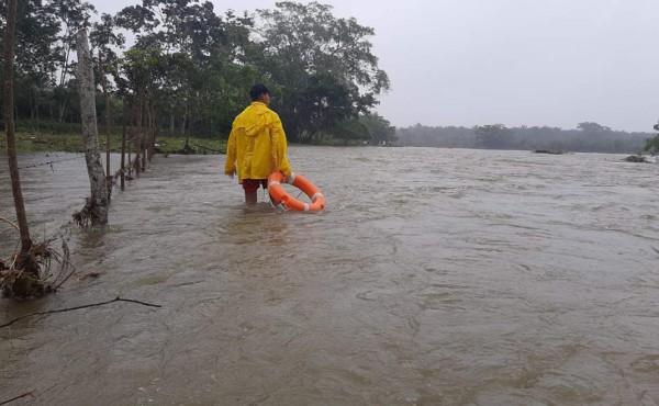 Encuentran cadáver de segundo desaparecido tras ser arrastrado por río en La Masica