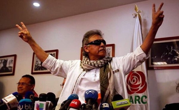 Exlíder de las FARC requerido por EEUU juramenta como congresista en Colombia