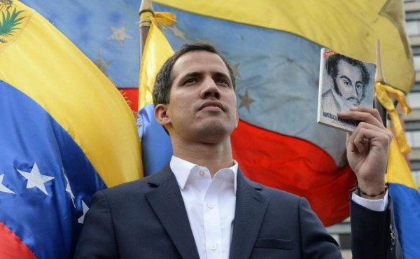Guaidó pide a México pugnar por democracia en Venezuela