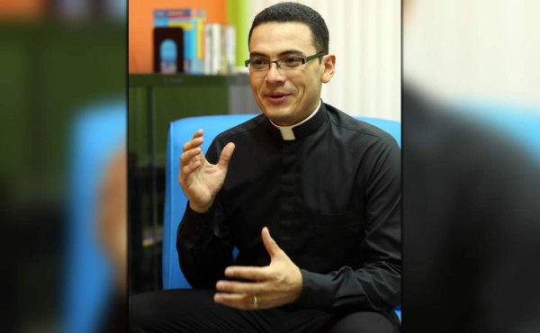 'Los jóvenes viven vacíos de amor y buscan dinero fácil”