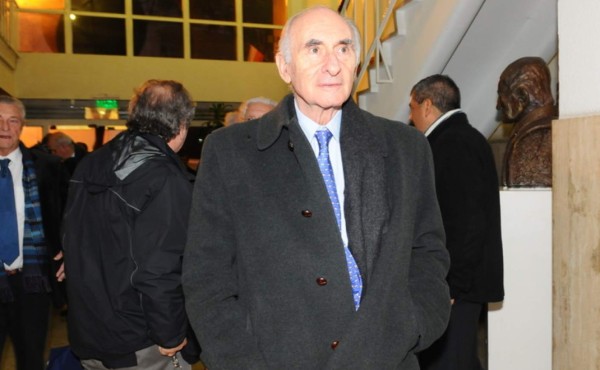 Expresidente argentino Fernando de la Rúa está grave tras sufrir paro cardiaco