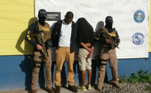 Detienen a dos supuestos extorsionadores en La Ceiba