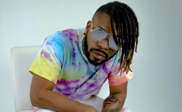 JCP celebra la 'perfección” de la mujer