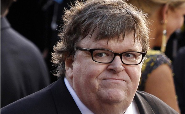 Cineasta estadounidense Michael Moore abre su hogar para refugiados sirios