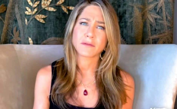 Jennifer Aniston comparte impactante foto para instar a fans a usar mascarillas