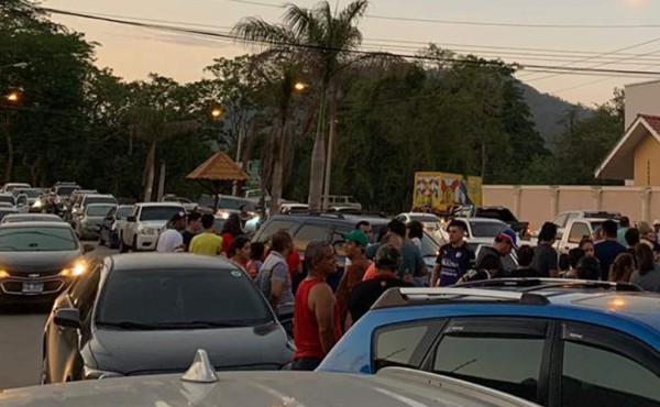 Pobladores del sector El Carmen protestan por constantes apagones   