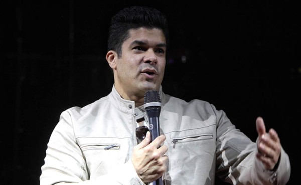 Jerry Rivera se recupera tras accidente durante un concierto en Ecuador
