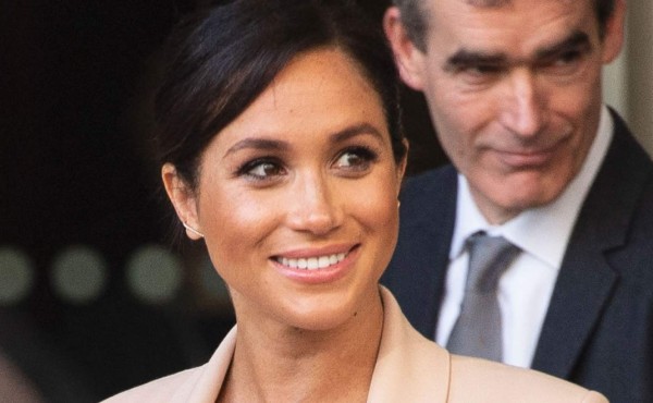 Meghan Markle llega al teatro británico para apoyar la cultura